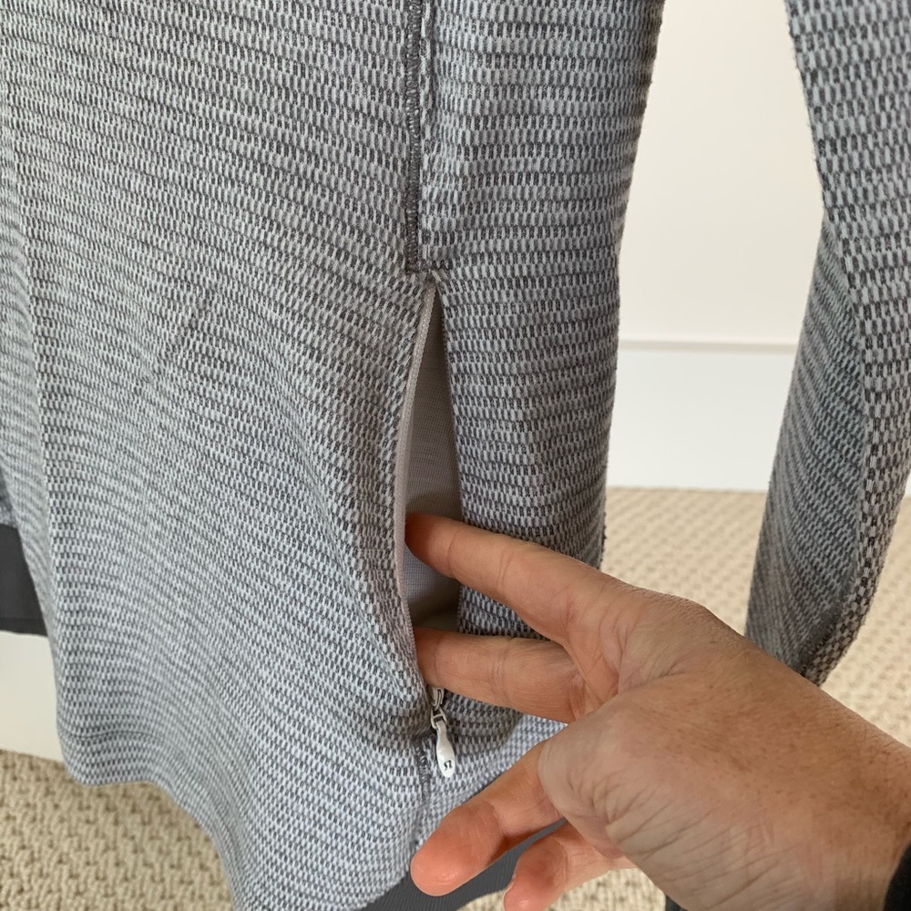 Barely used Lululemon long sleeve 3/4  zip up - Picture 3 of 8